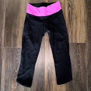 Lululemon Cropped Legging. Size 4.